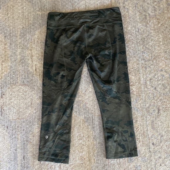Lululemon camo crop leggings. Never put in dryer. - Picture 2 of 2